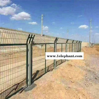 山东铁路护栏网 **铁路防护网 浸塑框架护栏网 护栏网 防护栏