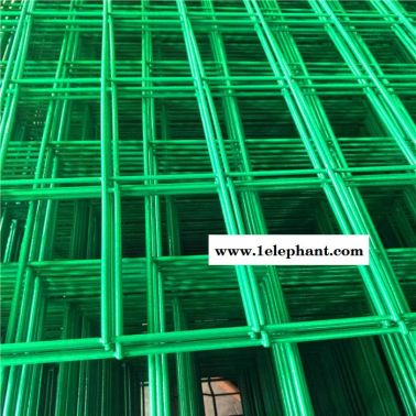 标誉专业生产 双边丝护栏网 隔离网防护网 绿色铁丝网 焊接铁路护栏网 国标质量