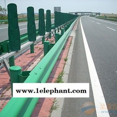 喀什市公路护栏板多少钱一米