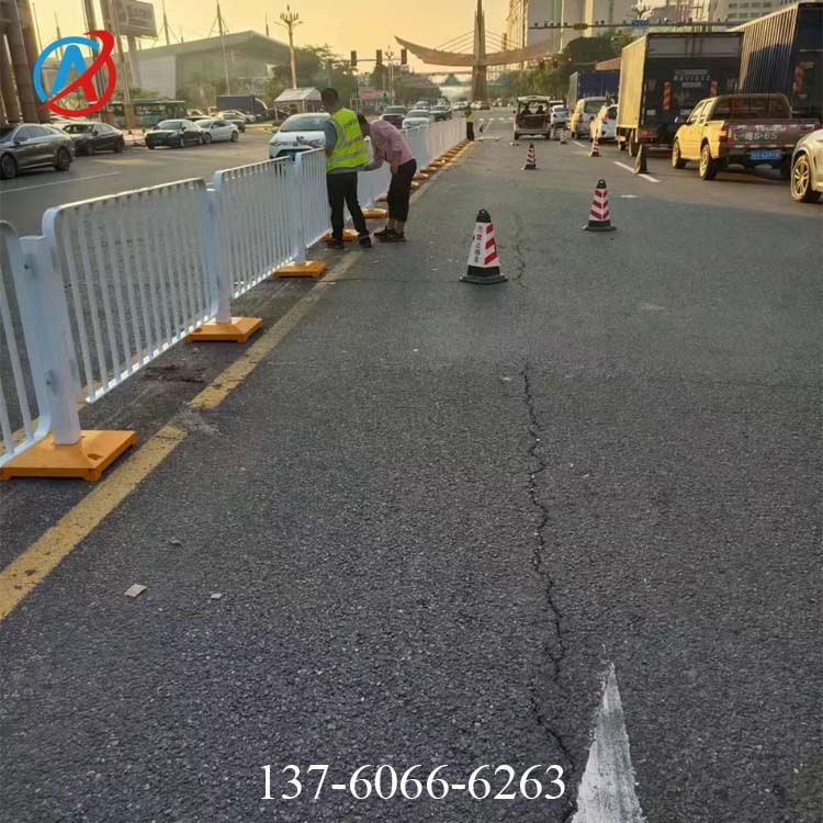 市政交通乙型防护栏路中路侧式京式护栏白云公路U型防护栏图4