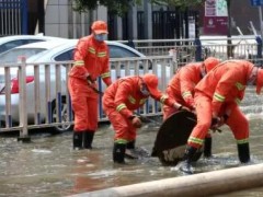 守望“湘”“豫”：跨区域消防救援力量坚守大堤排涝